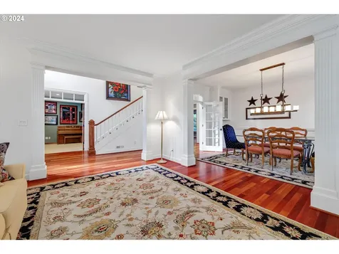 17418 Brookhurst Drive Lake Oswego OR 97034