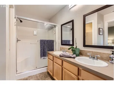 11608 Darling Way Oregon City OR 97045