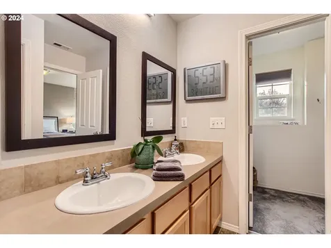 11608 Darling Way Oregon City OR 97045