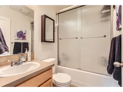 11608 Darling Way Oregon City OR 97045