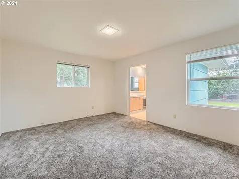 13135 SE Salmon Street Portland OR 97233