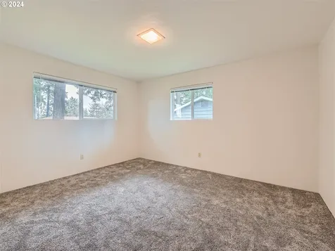 13135 SE Salmon Street Portland OR 97233
