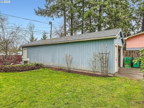 13135 SE Salmon Street Portland OR 97233