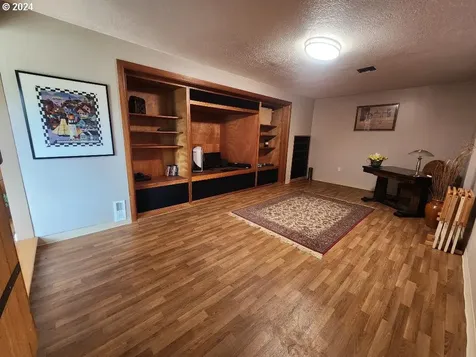 16216 SE Haig Street Portland OR 97236