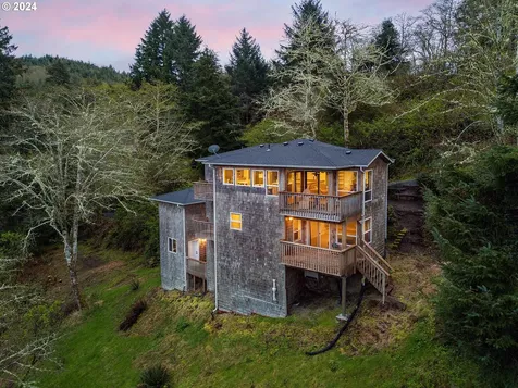 5050 Hilltop Lane Neskowin OR 97149