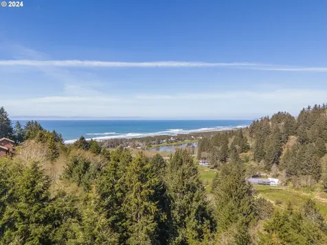 5050 Hilltop Lane Neskowin OR 97149