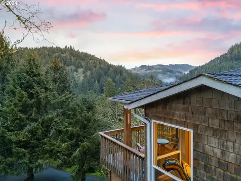 5050 Hilltop Lane Neskowin OR 97149