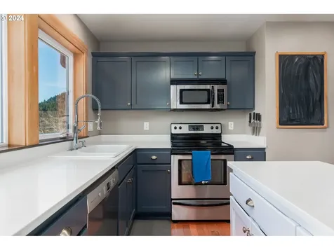 5050 Hilltop Lane Neskowin OR 97149