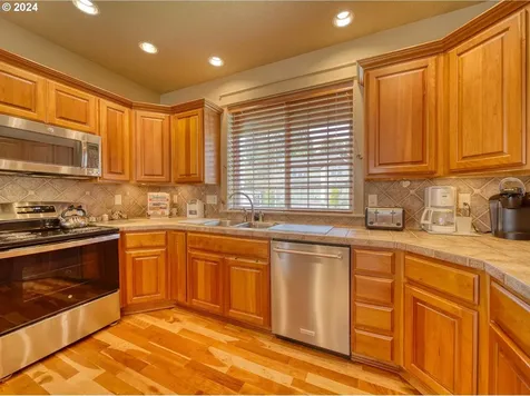 52530 Maria Lane Scappoose OR 97056