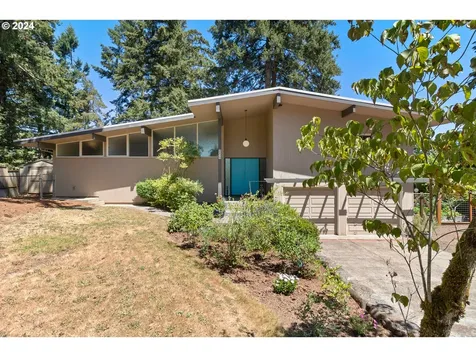 2075 Hillcrest Drive West Linn OR 97068
