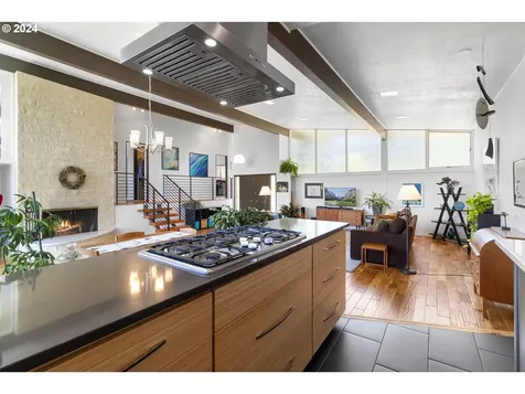 2075 Hillcrest Drive West Linn OR 97068