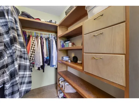 2075 Hillcrest Drive West Linn OR 97068