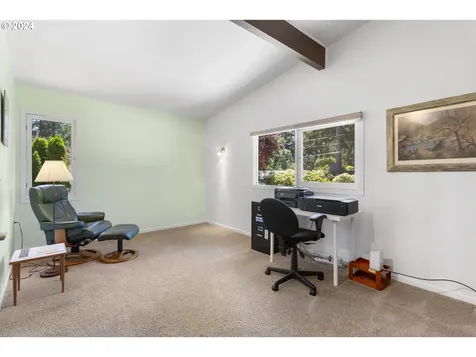 2075 Hillcrest Drive West Linn OR 97068