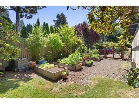 2075 Hillcrest Drive West Linn OR 97068