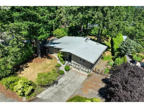 2075 Hillcrest Drive West Linn OR 97068
