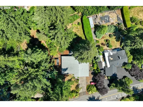2075 Hillcrest Drive West Linn OR 97068