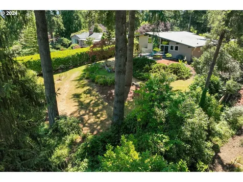 2075 Hillcrest Drive West Linn OR 97068