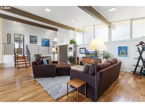 2075 Hillcrest Drive West Linn OR 97068
