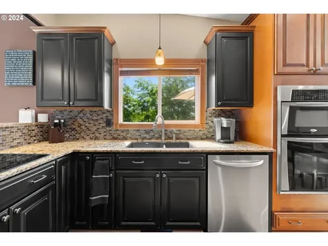 940 E 1st Avenue Camas WA 98607
