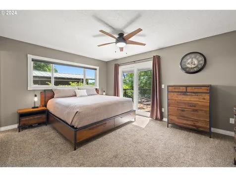 940 E 1st Avenue Camas WA 98607