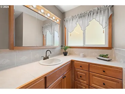 940 E 1st Avenue Camas WA 98607