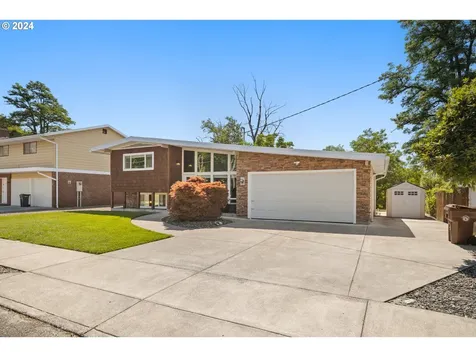940 E 1st Avenue Camas WA 98607