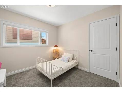 940 E 1st Avenue Camas WA 98607