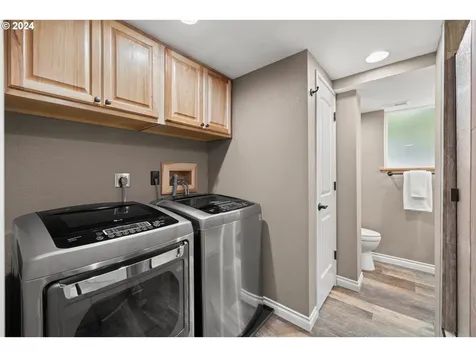 940 E 1st Avenue Camas WA 98607
