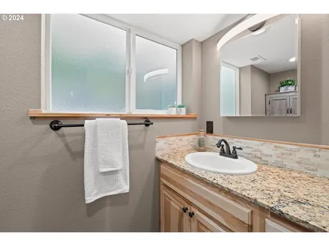 940 E 1st Avenue Camas WA 98607