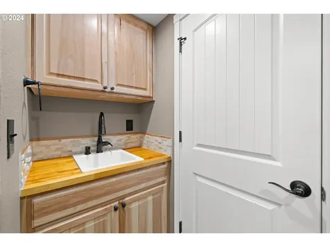 940 E 1st Avenue Camas WA 98607