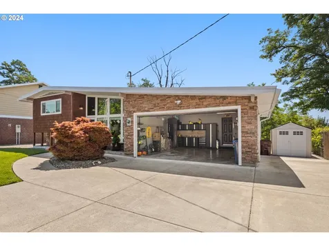 940 E 1st Avenue Camas WA 98607