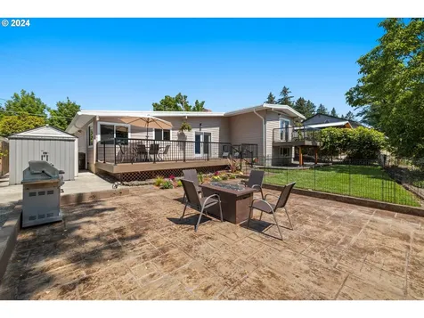 940 E 1st Avenue Camas WA 98607
