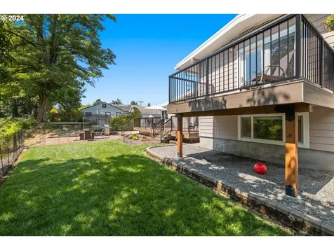 940 E 1st Avenue Camas WA 98607