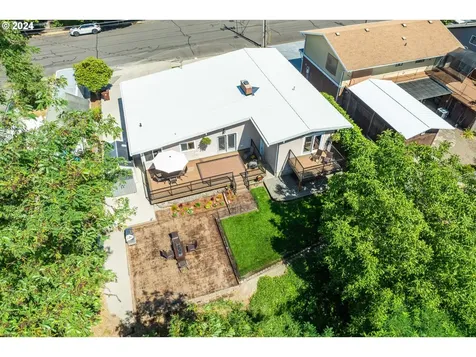 940 E 1st Avenue Camas WA 98607