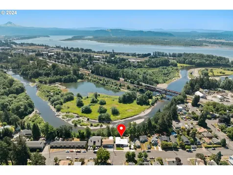 940 E 1st Avenue Camas WA 98607