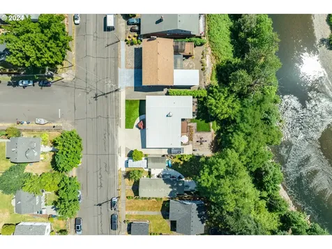 940 E 1st Avenue Camas WA 98607