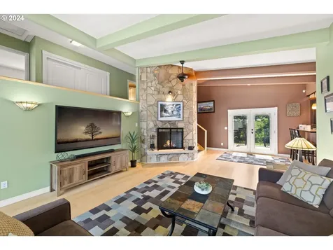 940 E 1st Avenue Camas WA 98607