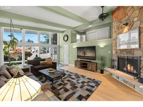 940 E 1st Avenue Camas WA 98607