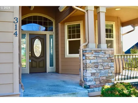 314 N X Street Washougal WA 98671