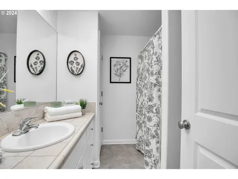 3325 N Baldwin Street Portland OR 97217