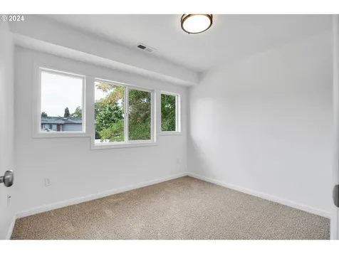 3325 N Baldwin Street Portland OR 97217