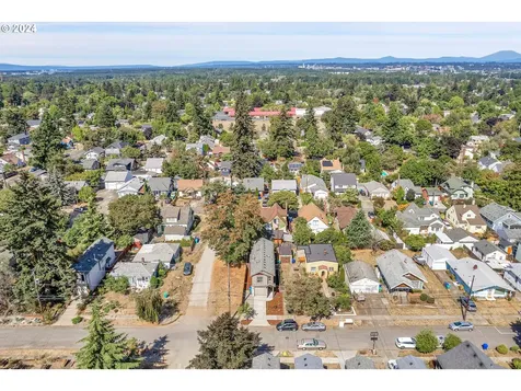 3325 N Baldwin Street Portland OR 97217