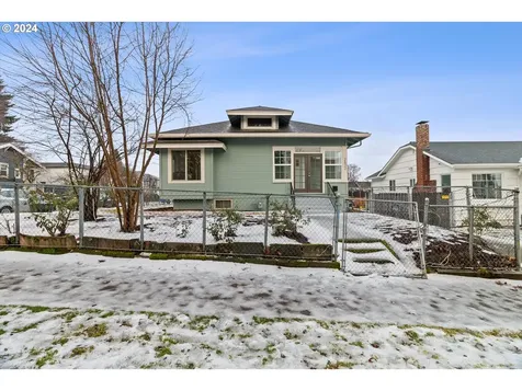 2632 Se Gladstone Street Portland OR 97202