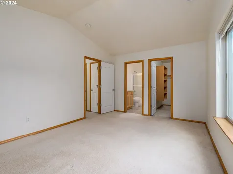 14817 Ne Couch Street Portland OR 97230