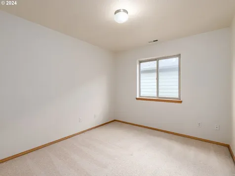 14817 Ne Couch Street Portland OR 97230
