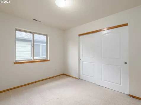 14817 Ne Couch Street Portland OR 97230