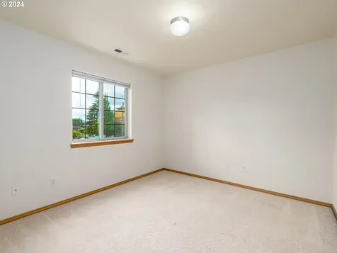 14817 Ne Couch Street Portland OR 97230