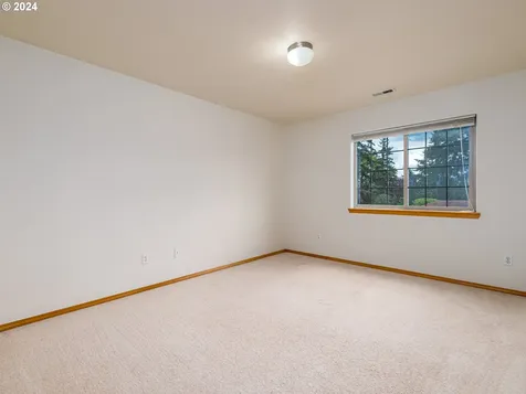 14817 Ne Couch Street Portland OR 97230