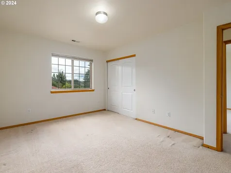 14817 Ne Couch Street Portland OR 97230