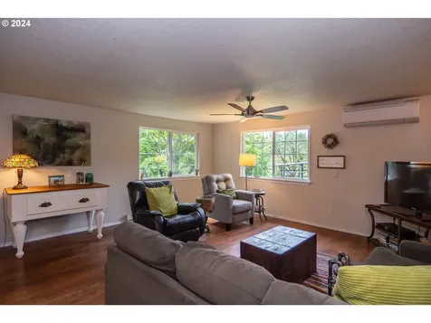 189 Swanie Lane Glide OR 97443